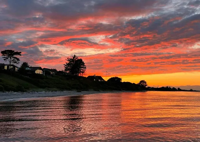 Original From 1932 By The Water * Nyborg